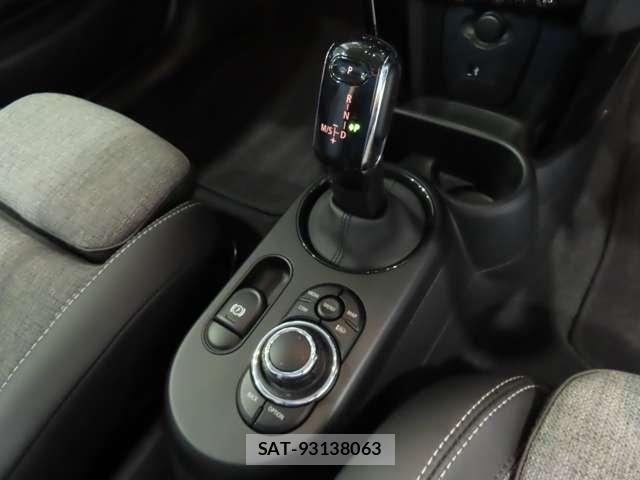 Bmw MINI 2024-04 8208723-16