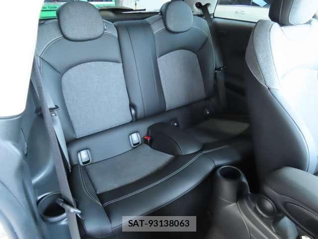 Bmw MINI 2024-04 8208723-18