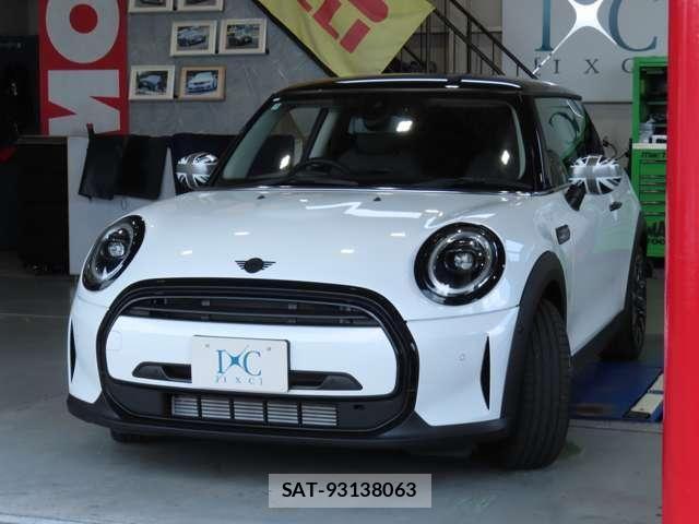 Bmw MINI 2024-04 8208723-24