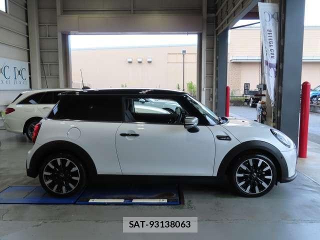 Bmw MINI 2024-04 8208723-4