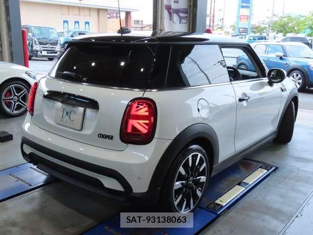 Bmw MINI 2024-04 8208723-6