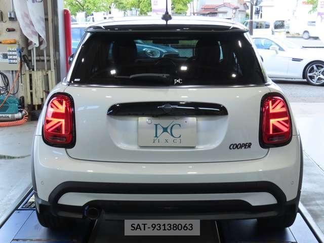 Bmw MINI 2024-04 8208723-8