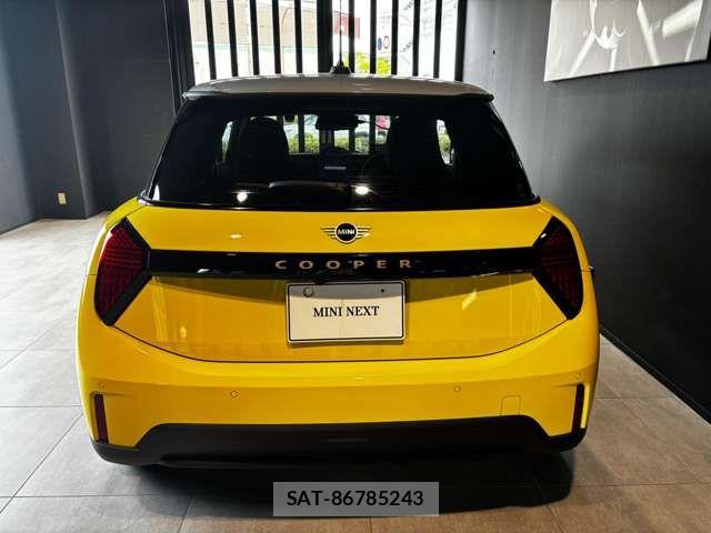 Bmw MINI 2024-09 8208721-3