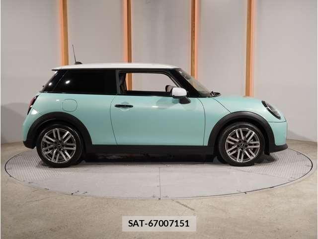 Bmw MINI 2024-08 8457901-22