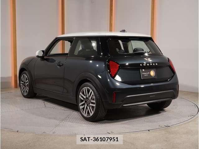 Bmw MINI 2024-12 8457899-9