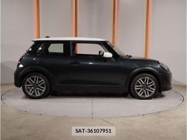 Bmw MINI 2024-12 8457899-22