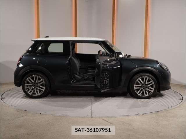 Bmw MINI 2024-12 8457899-23