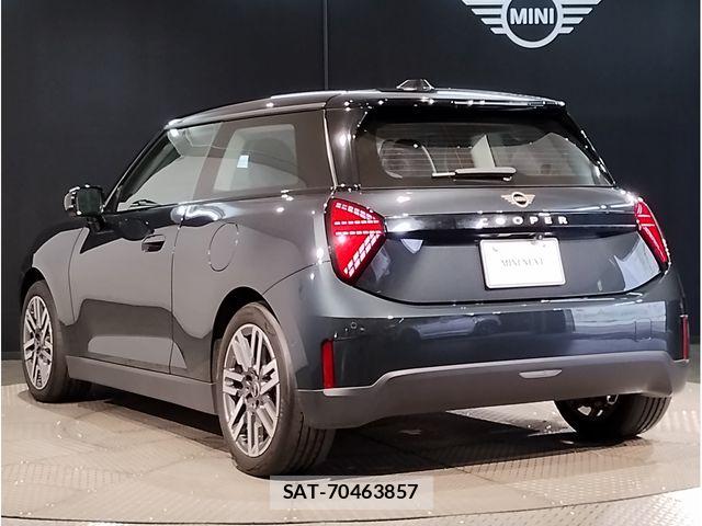 Bmw MINI 2024-06 8743975-6