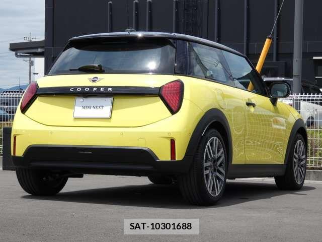 Bmw MINI 2025-04 8849796-1