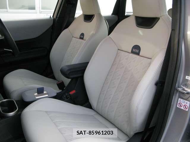 Bmw MINI 2024-12 1372329-6