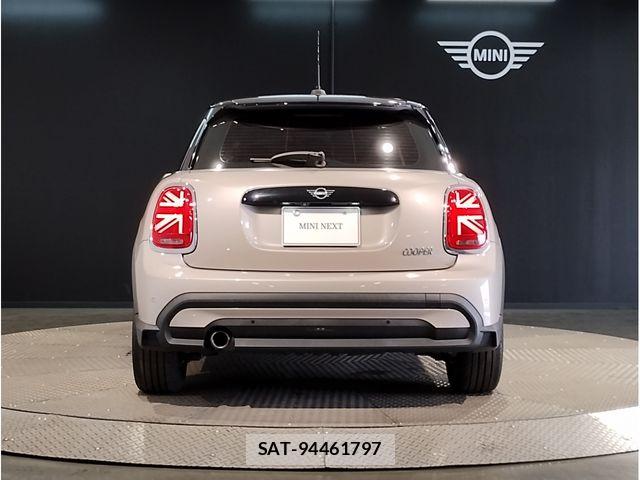 Bmw MINI 2023-04 7725682-4
