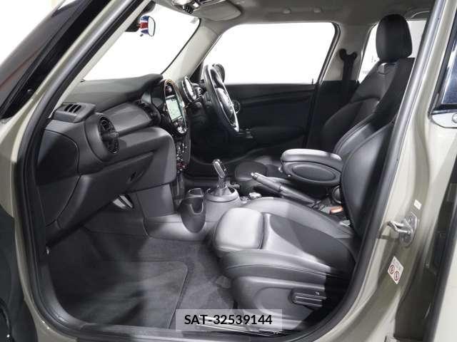 Bmw MINI 2019-04 7725696-11