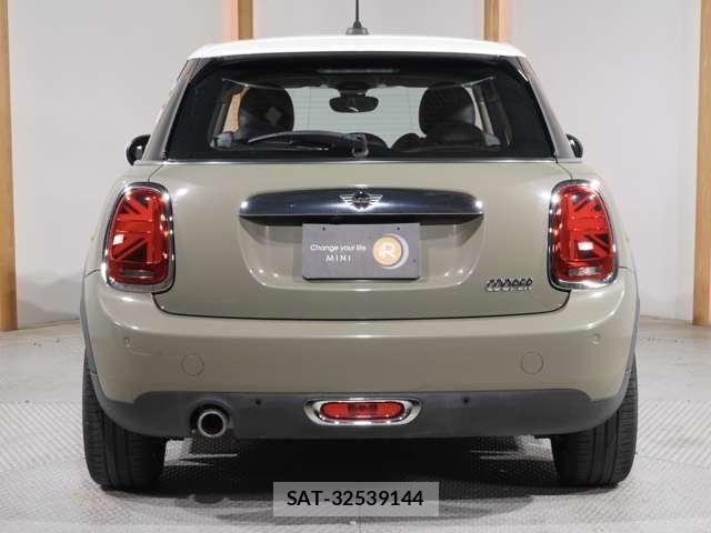 Bmw MINI 2019-04 7725696-8