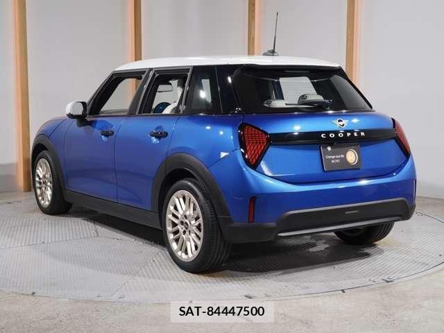 Bmw MINI 2024-12 8074594-1