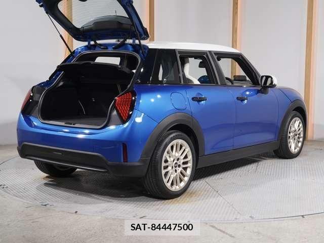 Bmw MINI 2024-12 8074594-26