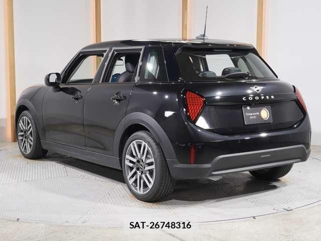 Bmw MINI 2025-06 8074592-1