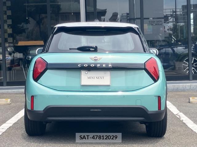 Bmw MINI 2025-11 8100447-4