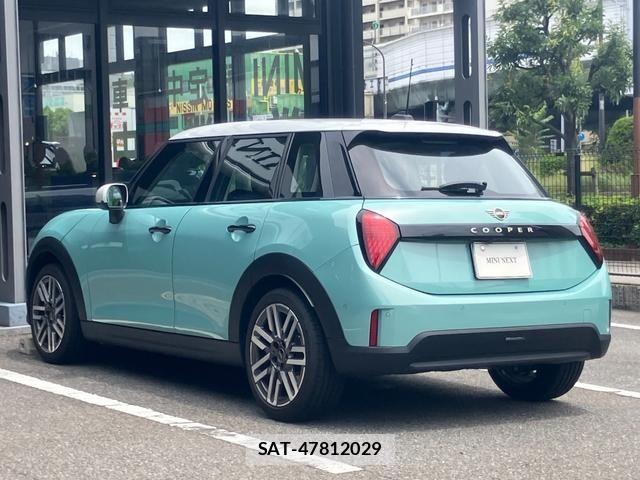 Bmw MINI 2025-11 8100447-6