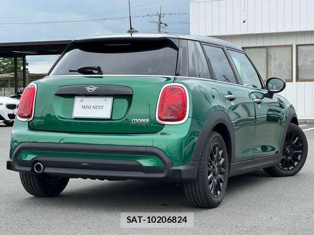Bmw MINI 2022-08 8100451-6