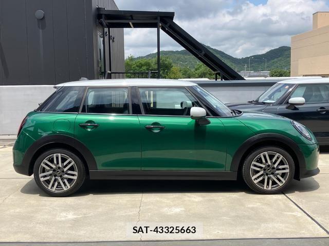 Bmw MINI 2025-11 8100446-6