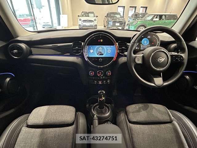 Bmw MINI 2022-04 8131237-1