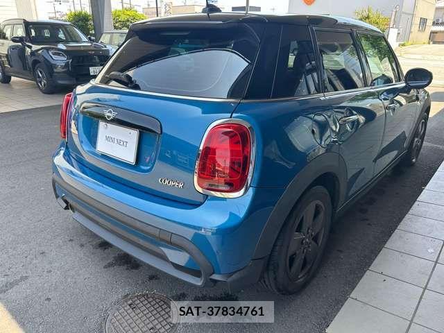 Bmw MINI 2022-06 8208729-5