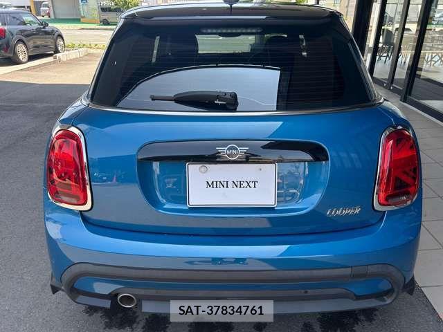 Bmw MINI 2022-06 8208729-6