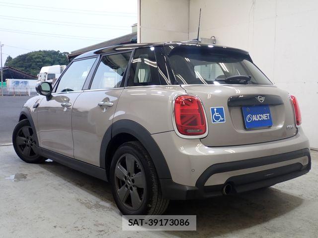 Bmw MINI 2021-12 8208725-2