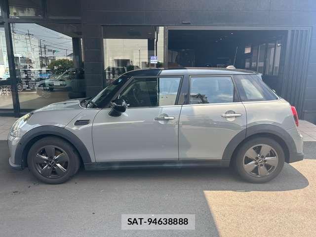 Bmw MINI 2022-04 8208730-3
