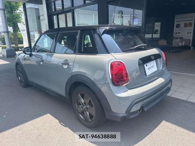 Bmw MINI 2022-04 8208730-5