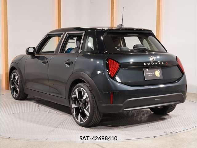 Bmw MINI 2025-09 8457902-1