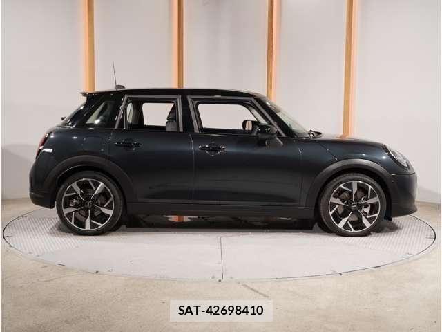 Bmw MINI 2025-09 8457902-21