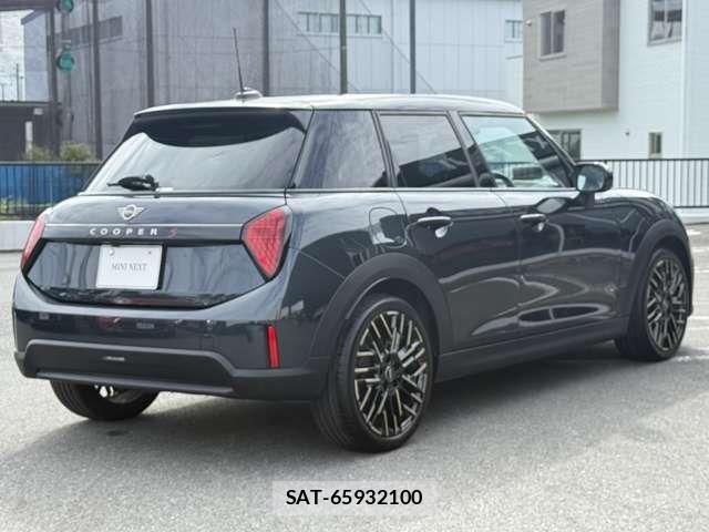 Bmw MINI 2024-10 8849798-15