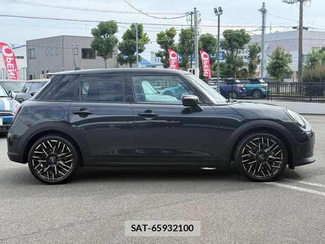 Bmw MINI 2024-10 8849798-16