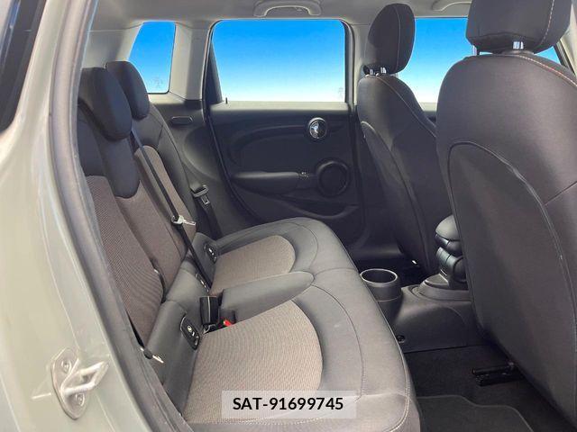Bmw MINI 2021-04 8849802-9