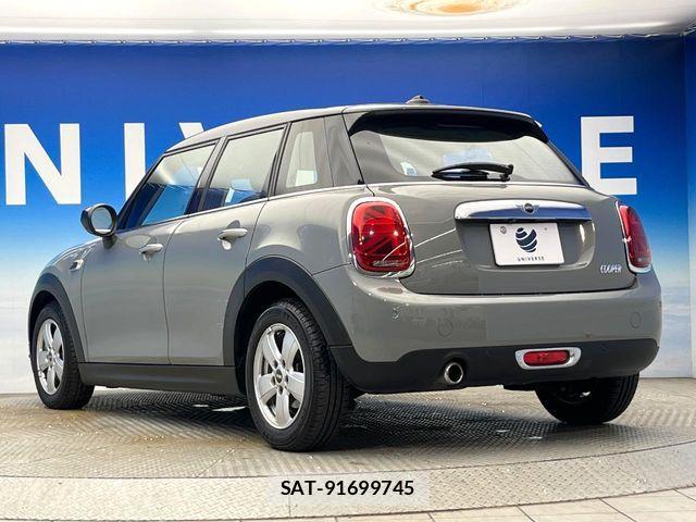 Bmw MINI 2021-04 8849802-18