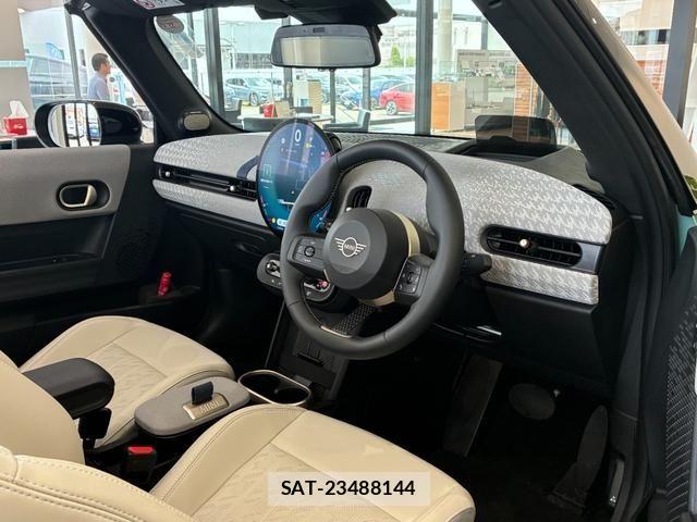 Bmw MINI 2025-12 8158818-1