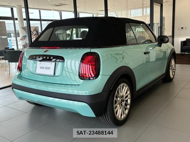 Bmw MINI 2025-12 8158818-2