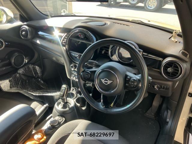 Bmw MINI 2018-11 8354958-16