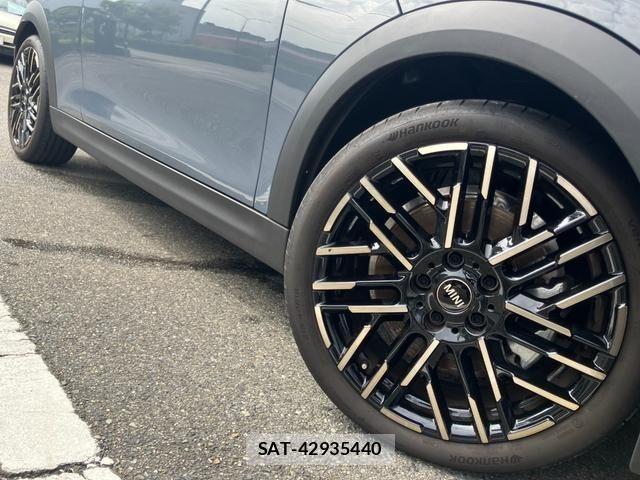 Bmw MINI 2026-03 8830330-9