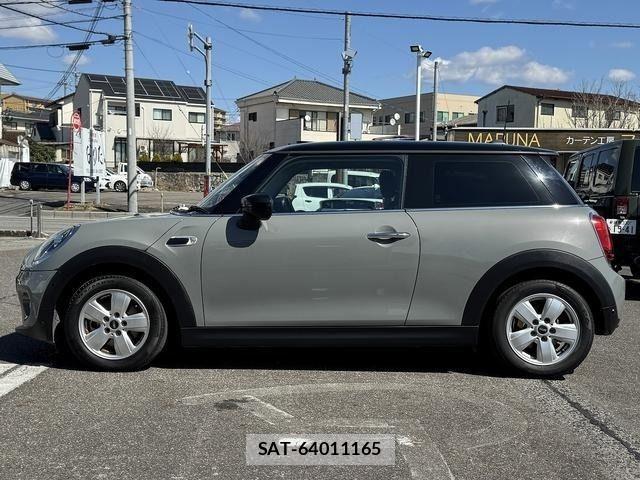 Bmw MINI 2021-04 4639843-2