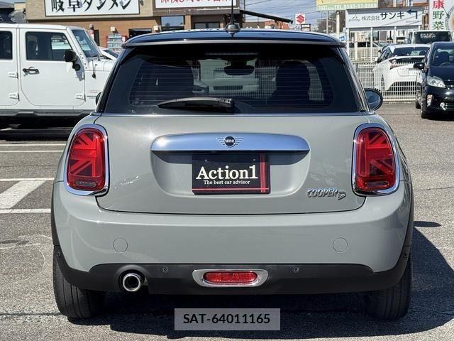 Bmw MINI 2021-04 4639843-3