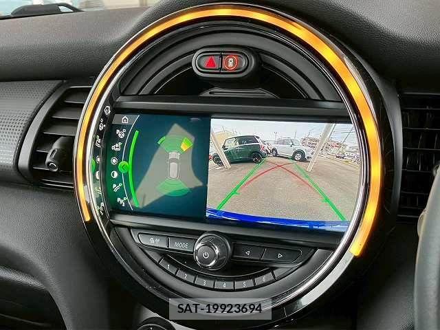 Bmw MINI 2019-06 7358755-4
