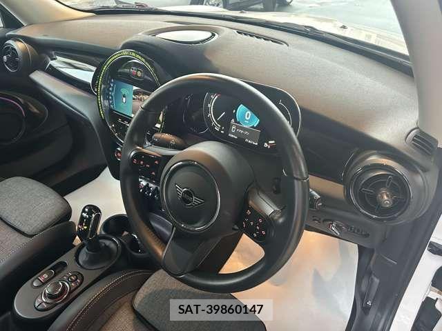 Bmw MINI 2023-11 7902969-13