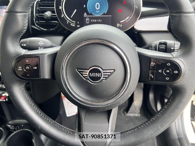 Bmw MINI 2022-02 8830334-9