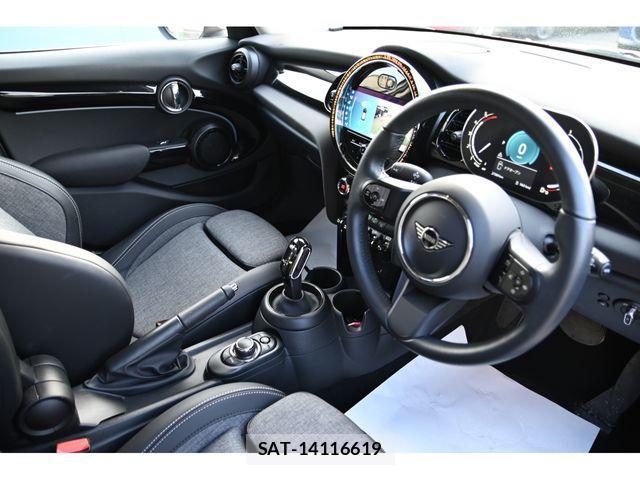 Bmw MINI 2022-11 3379481-18