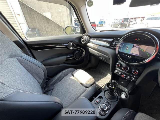 Bmw MINI 2024-04 4422217-17