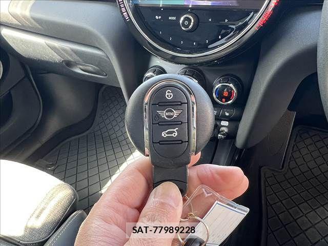 Bmw MINI 2024-04 4422217-21