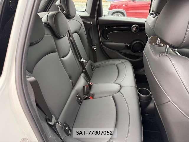 Bmw MINI 2022-04 4639848-9
