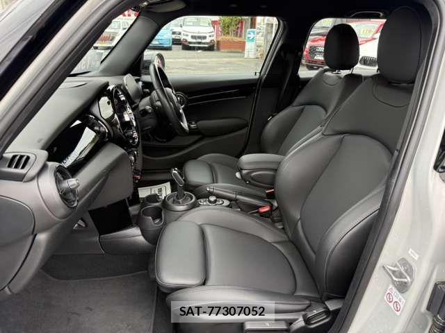 Bmw MINI 2022-04 4639848-10